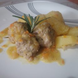 Polpette con patate in umido